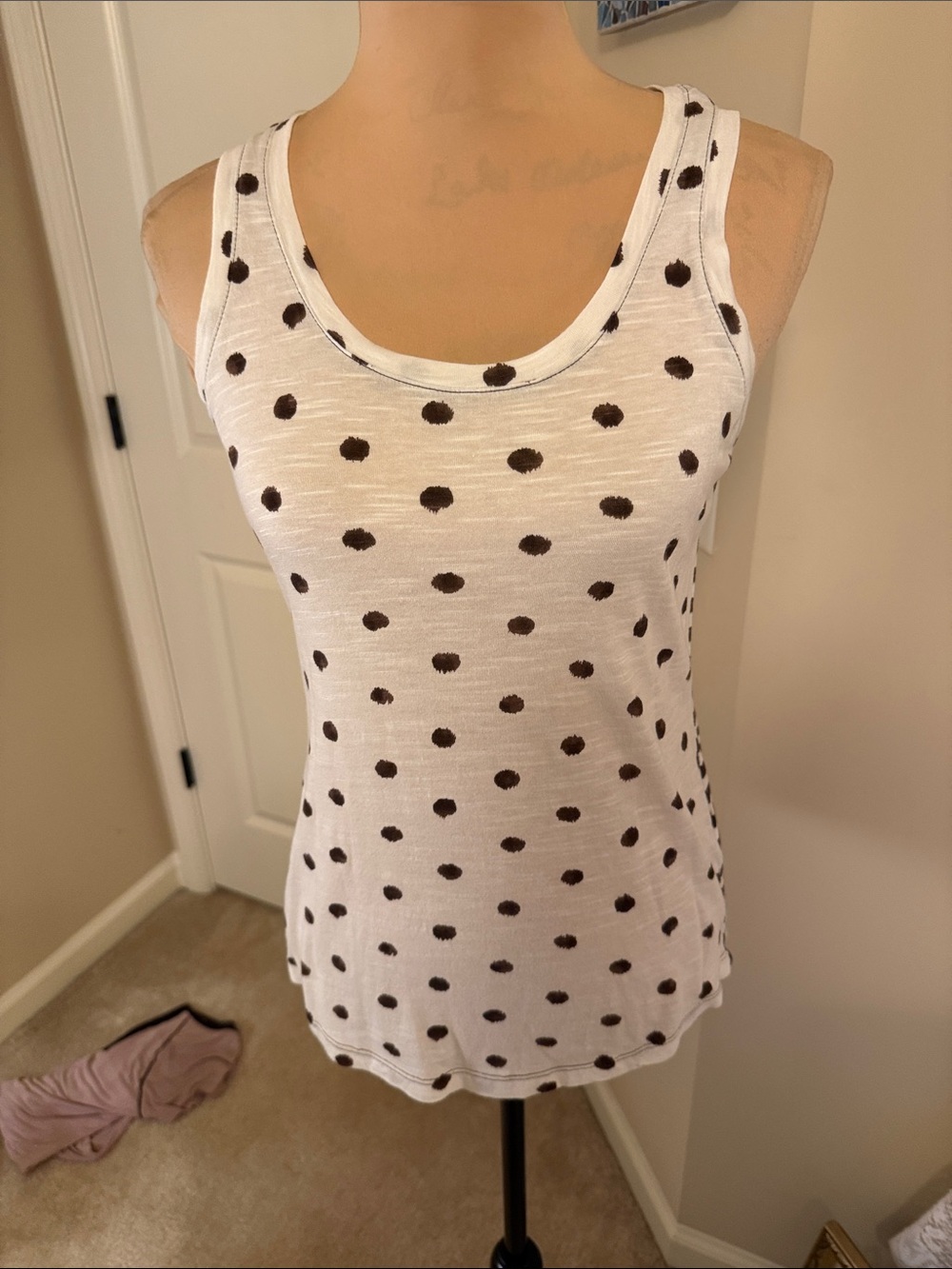 Women's White Scoop Neck Polka Dot Tank Top